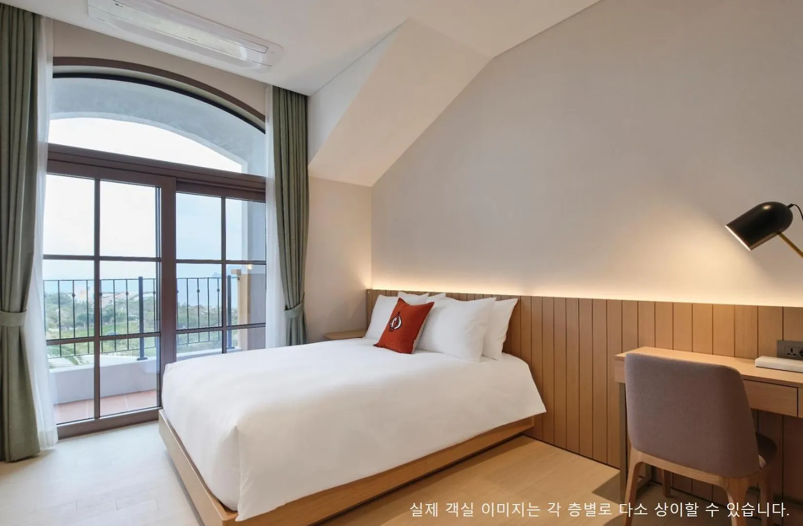 Hundert Hills Hotel Jeju Resort